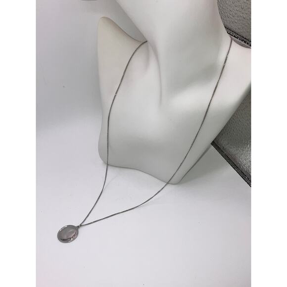 Silver-Tone Hammered Round with Edge Pendant 24.25" Necklace! - Picture 11 of 13